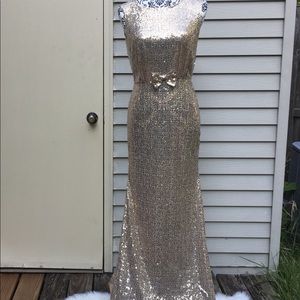 New Gold sexy dress, never been worn..